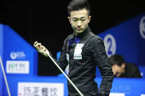 中占据有利 中占据有利